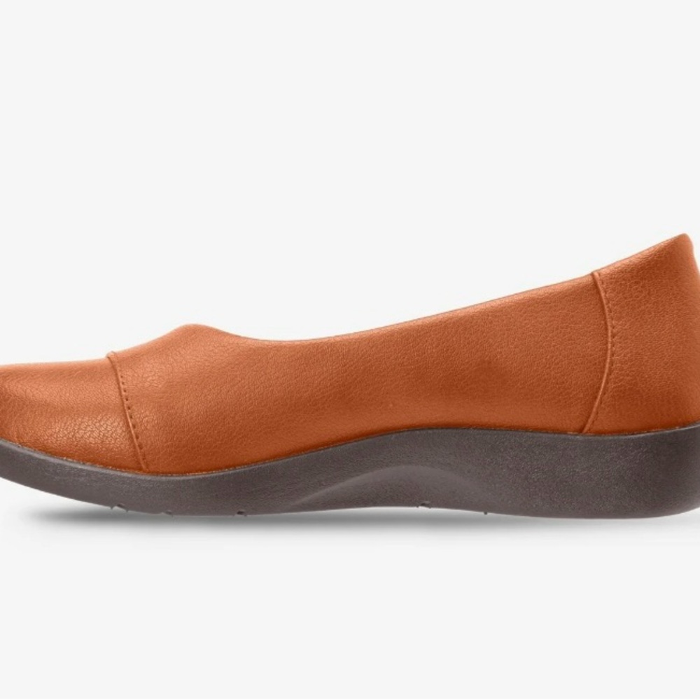 Comfortview Women's Tan Loafers - Picture 4 of 7